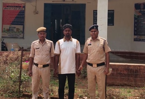 तीन साल तक झांसे में रखकर किया शोषण: फरसाबहार में युवती से अनाचार का आरोपी गिरफ्तार, गर्भपात और शादी से मुकरने का आरोप, जशपुर पुलिस की त्वरित कार्रवाई से पहुंचा सलाखों के पीछे