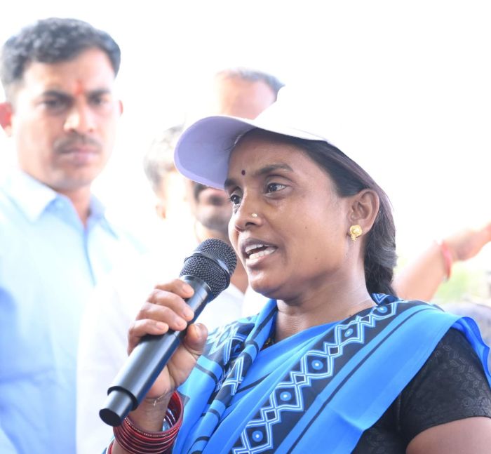 सुशासन तिहार: सरोधी की चौपाल में दिखी बदलाव की कहानी, महतारी वंदन योजना से सशक्त हुई केकती बाई की जिंदगी
