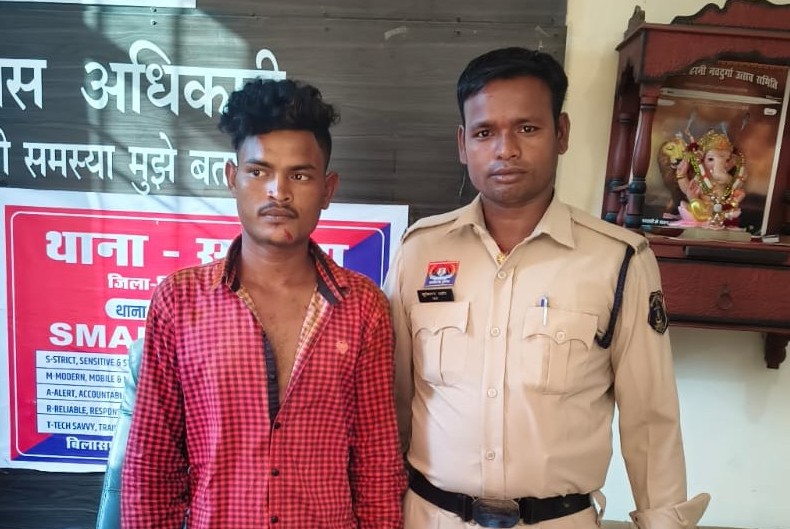 2 महीने से फरार बदमाश गिरफ्तार: चाकू से हमला करने वाला आरोपी राजा सारथी पुलिस के शिकंजे में, सरकंडा का सूचीबद्ध गुंडा पहुंचा जेल