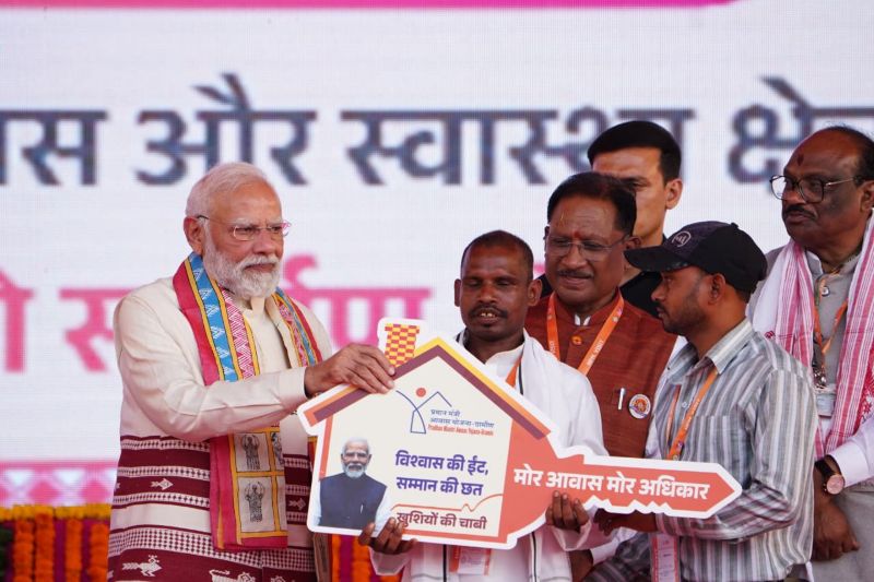 अंधेरे से उजाले की ओर: दिव्यांग दंपति कृष्णा और अनिता की बदली जिंदगी, सुशासन की योजनाओं ने दिया सम्मान, आत्मनिर्भरता और सुरक्षित भविष्य का सहारा