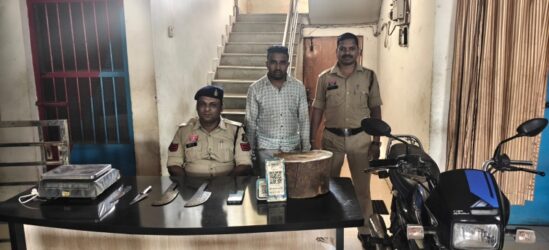 37 बकरा-बकरी चोरी मामले में चकरभाठा पुलिस की बड़ी कार्रवाई : चोरी के बकरों को काटकर बेचने वाला आरोपी दबोचा गया, पुलिस ने जब्त किए औजार और बाइक, तीसरा आरोपी गिरफ्तार.