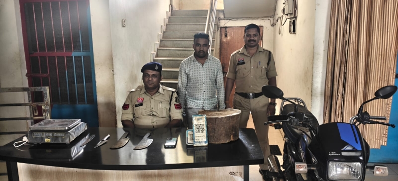 37 बकरा-बकरी चोरी मामले में चकरभाठा पुलिस की बड़ी कार्रवाई : चोरी के बकरों को काटकर बेचने वाला आरोपी दबोचा गया, पुलिस ने जब्त किए औजार और बाइक, तीसरा आरोपी गिरफ्तार.