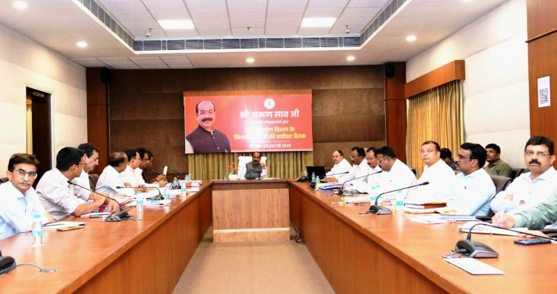 उप मुख्यमंत्री अरुण साव ने लोक निर्माण विभाग के कार्यों की समीक्षा की, कहा – प्रशासकीय स्वीकृति के बाद तत्परता से तकनीकी स्वीकृति और टेंडर की प्रक्रिया पूर्ण कर कार्यारंभ करें