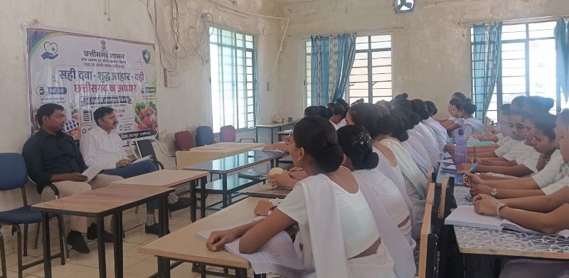 नशा और दवा दुरुपयोग के खिलाफ जशपुर में जागरूकता अभियान तेज : विद्यार्थियों ने लिया सुरक्षित दवा उपयोग और स्वस्थ जीवनशैली अपनाने का संकल्प