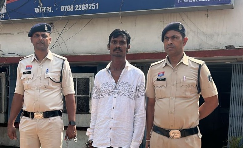 रिश्तों का खौफनाक अंत: मामूली घरेलू कहासुनी में छोटे भाई ने उतारा बड़े भाई को मौत के घाट, लोहे के धारदार हथियार से वार कर मचाई सनसनी