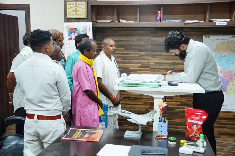 जनदर्शन में कलेक्टर रोहित व्यास का सख्त रुख! जनता की समस्याओं पर अधिकारियों को फटकार, कहा — समय सीमा में करें पारदर्शी और गुणवत्तापूर्ण निराकरण