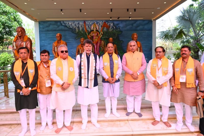 रायपुर में भाजपा प्रदेश कार्यसमिति की अहम बैठक: मोदी की गारंटी, संगठन शक्ति और विकसित भारत के विजन को गति देने का संकल्प, मुख्यमंत्री साय सहित शीर्ष नेतृत्व ने रखे विकास और सुशासन के लक्ष्य