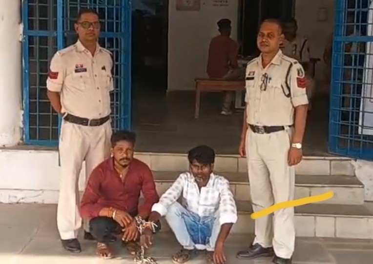 रायगढ़ पुलिस ने गिरोह का किया पर्दाफाश : फर्जी ई-वे बिल से चल रहा था चोरी के स्क्रैप का खेल, ओडिशा-छत्तीसगढ़ कनेक्शन उजागर, अवैध स्क्रैप कारोबार में कई आरोपी गिरफ्तार कर भेजा गया रिमांड पर.