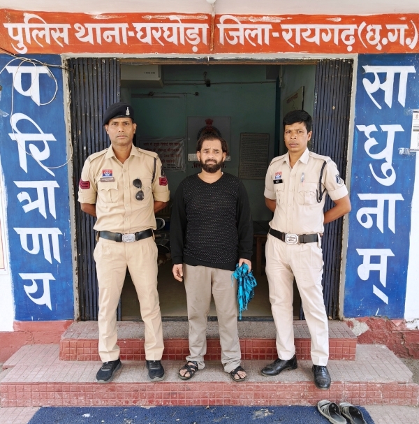 रायगढ़ पुलिस का बड़ा एक्शन : मजदूर से मारपीट कर छीनी नकदी, फरार बदमाश को रात में घेराबंदी कर दबोचा, निगरानी बदमाश भुरू पठान लूटपाट मामले में गिरफ्तार कर भेजा गया न्यायिक रिमांड पर.