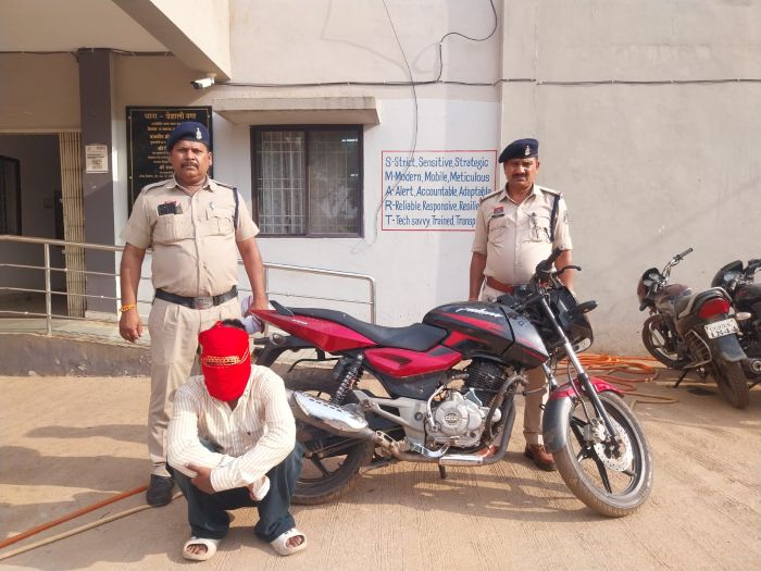 भिलाई में गैंगस्टर स्टाइल अटैक से मची सनसनी: पुरानी रंजिश में युवक को घेरकर किया हमला, वैशाली नगर पुलिस ने घंटों में दबोचे आरोपी