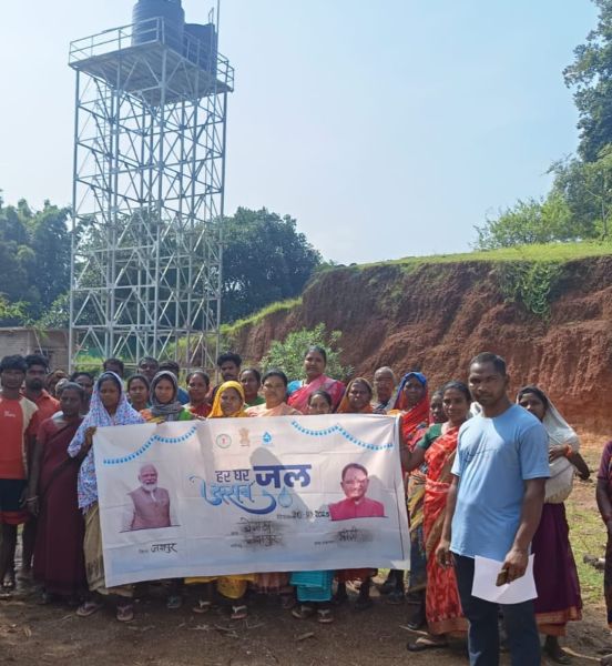 नाला-कुएं के सहारे से ‘हर घर जल’ तक का सफर : जशपुर के बेंगटा गांव में जल जीवन मिशन बना बदलाव की मिसाल, 24×7 स्वच्छ पानी से सुधरा स्वास्थ्य और आसान हुआ ग्रामीणों का जीवन