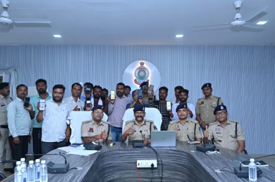 जशपुर पुलिस की नई पहल : “सुरक्षित जशपुर, समृद्ध जशपुर” मिशन को मिली नई ताकत, डीआईजी डॉ. लाल उमेद सिंह ने किया शुभारंभ, 2500 “पुलिस मितान” बनेंगे समाज और पुलिस के बीच मजबूत कड़ी.