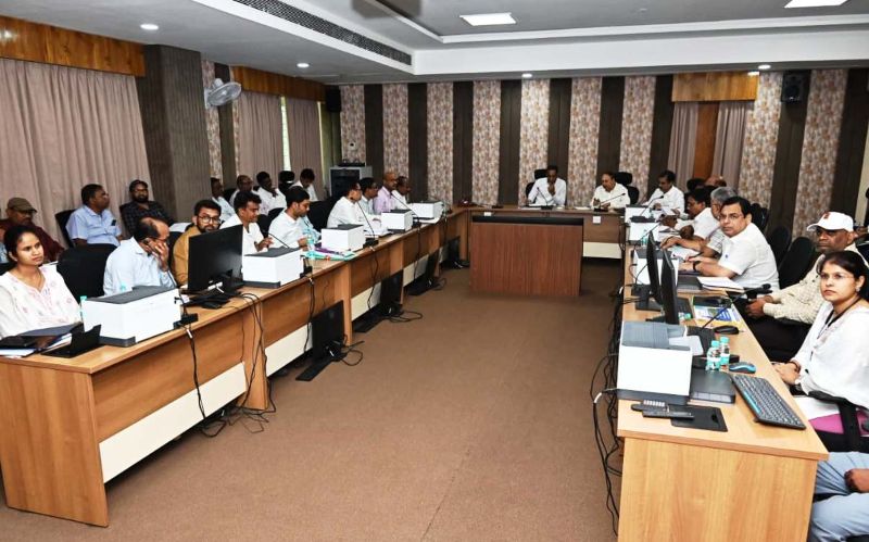 छत्तीसगढ़ में निर्माणाधीन पुलों और रेलवे ओवरब्रिज के कार्यों में लाई जाएगी तेजी, PWD सचिव ने लापरवाह ठेकेदारों पर सख्त कार्रवाई के दिए निर्देश