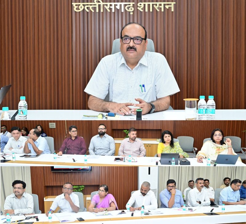 नियद नेल्लानार 2.0 से बदलेगी बस्तर की तस्वीर : अब सुदूर माओवादी प्रभावित गांवों तक सीधे पहुंचेंगी 31 व्यक्तिगत योजनाएं, 14 सामुदायिक सुविधाएं और जरूरी सरकारी सेवाएं, मुख्य सचिव श्री विकासशील ने की समीक्षा