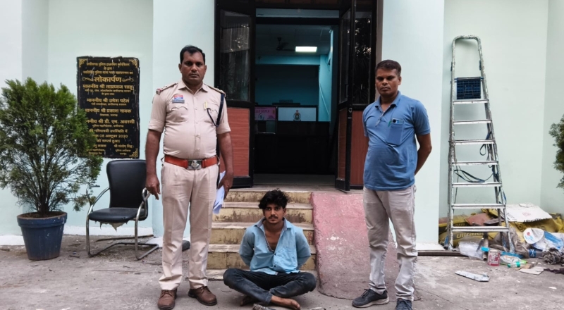 ऑपरेशन आघात का बड़ा एक्शन : मरीन ड्राइव पर पुलिस की रेड, नशे के बड़े नेटवर्क का खुलासा; 98 प्रतिबंधित इंजेक्शन जब्त, ओडिशा से नशीली इंजेक्शन लाकर बेचने वाला आरोपी गिरफ्तार कर भेजा गया न्यायिक रिमांड पर.