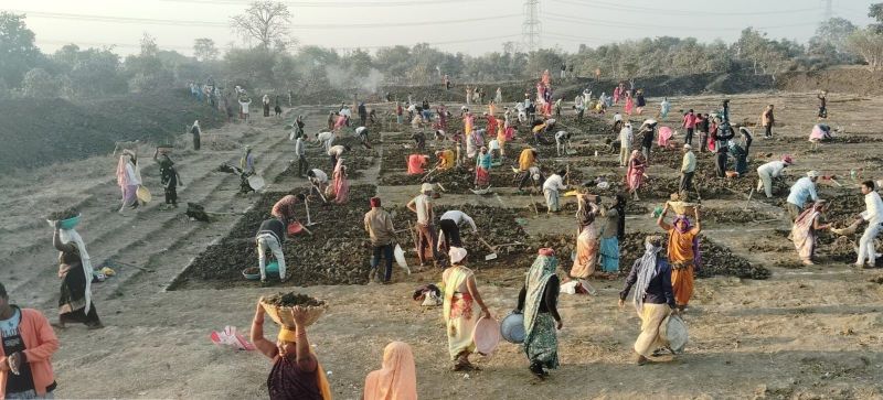 तालाबों से बदलेगी गांवों की तस्वीर: मानसून से पहले तेज हुआ “मोर गांव, मोर तरिया” अभियान, जल संरक्षण, भू-जल संवर्धन और स्थानीय रोजगार को मिल रही नई मजबूती