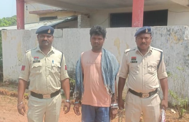ऑपरेशन शंखनाद: गौ तस्करी के खिलाफ जशपुर पुलिस की सख्त कार्यवाही, 06 नग गौ वंशों को कराया तस्करों से मुक्त, एक गौ तस्कर को किया गिरफ्तार, भेजा जेल