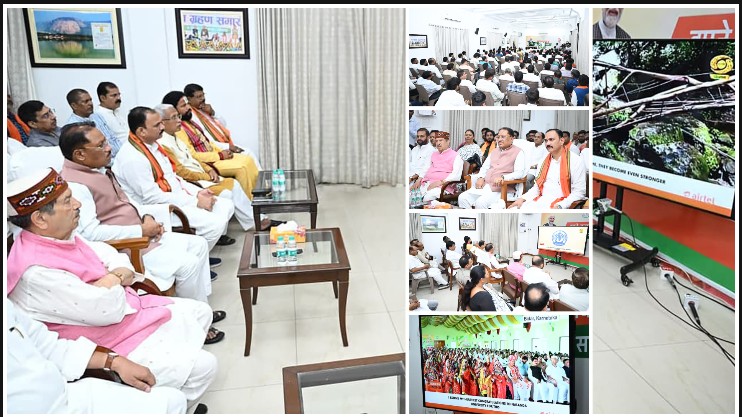 मुख्यमंत्री विष्णु देव साय ने सुनी ‘मन की बात’ की 135वीं कड़ी, बोले—प्रधानमंत्री मोदी का संदेश बन रहा जनप्रेरणा का सशक्त माध्यम
