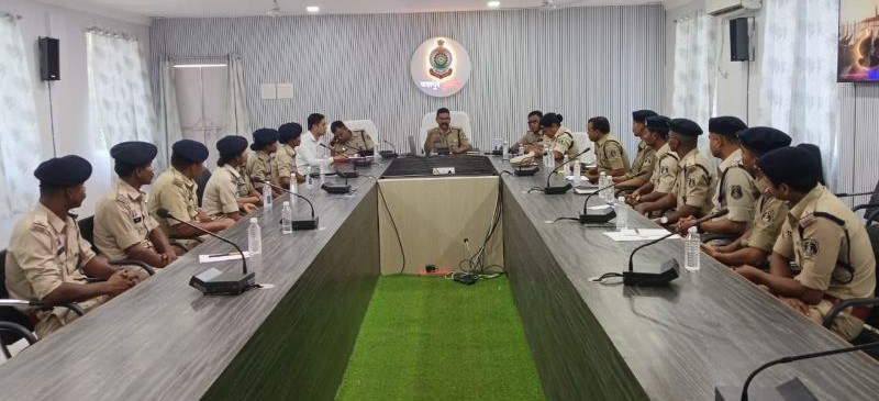 जशपुर पुलिस को मिली नई ताकत: 13 प्रशिक्षु उप निरीक्षकों की विभिन्न थानों में तैनाती, अब मैदानी स्तर पर सीखेंगे पुलिसिंग की बारीकियां