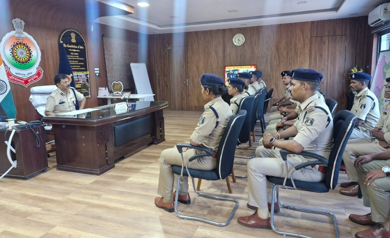 सूरजपुर पुलिस को मिले 15 नए एसआई, नए एसआई विभिन्न थानों में तैनात, थानों में शुरू हुई व्यावहारिक ट्रेनिंग, कानून-व्यवस्था से अपराध जांच तक सीखेंगे पुलिसिंग के गुर.