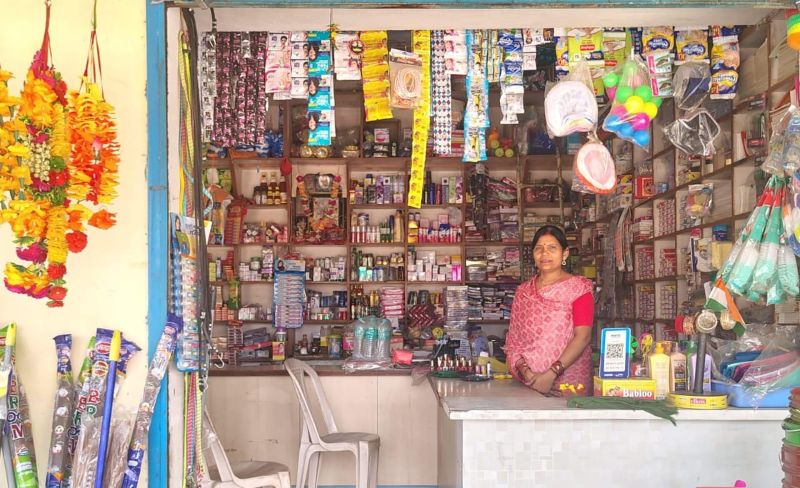बिहान योजना और मेहनत का रंग लाया: बुढाडांड की प्रीति गुप्ता ने खड़ा किया सफल कारोबार, गांव की महिलाओं के लिए बनीं आत्मनिर्भरता की मिसाल