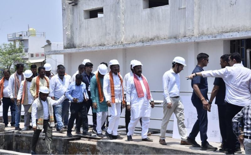 जगदलपुर में विकास कार्यों का उप मुख्यमंत्री अरुण साव ने किया सघन निरीक्षण: 101 करोड़ की जलापूर्ति परियोजना, 500 सीटर नालंदा परिसर और तालाब सौंदर्यीकरण कार्यों में तेजी लाने के निर्देश