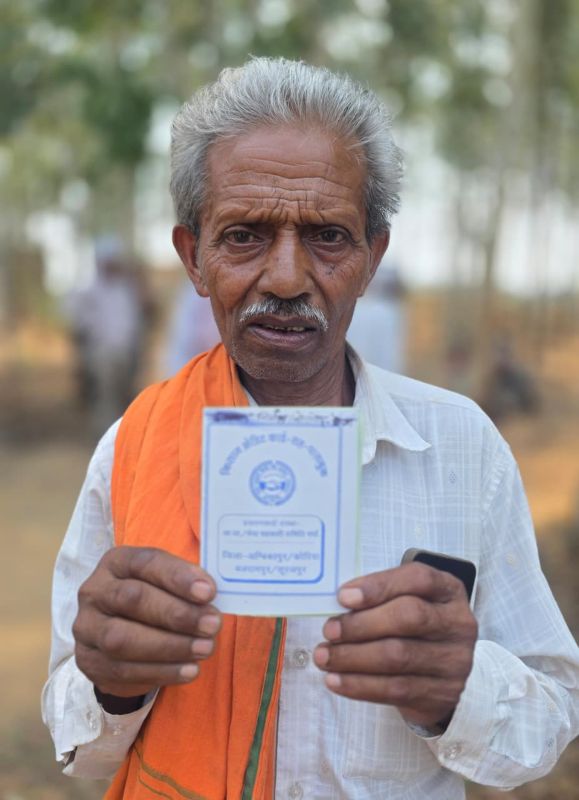 गांव में ही मिला समाधान, खेती को मिली नई ताकत: सुशासन तिहार के शिविर में बना किसान क्रेडिट कार्ड, आर्थिक चिंता से मुक्त हुए किसान निर्मल राम