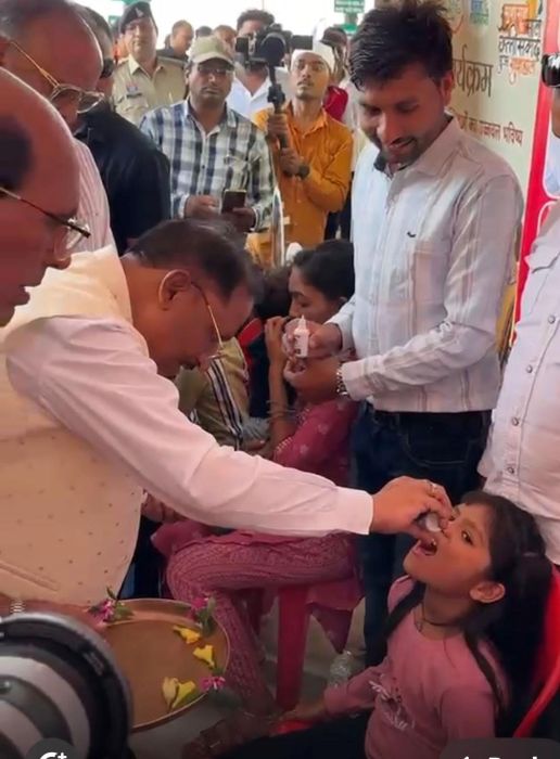 स्वस्थ बचपन, सशक्त भविष्य का संकल्प: मुख्यमंत्री विष्णुदेव साय ने स्वर्णप्राशन संस्कार के माध्यम से बच्चों की रोग प्रतिरोधक क्षमता और सर्वांगीण विकास पर दिया जोर, भारतीय आयुर्वेदिक विरासत को बताया अमूल्य धरोहर