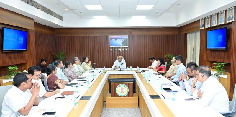 मंत्रालय में उच्चस्तरीय समीक्षा बैठक: ई-ऑफिस से लेकर पीएम सूर्य घर और टीबी मुक्त भारत अभियान तक की हुई पड़ताल, मुख्य सचिव ने योजनाओं के प्रभावी क्रियान्वयन पर दिया जोर