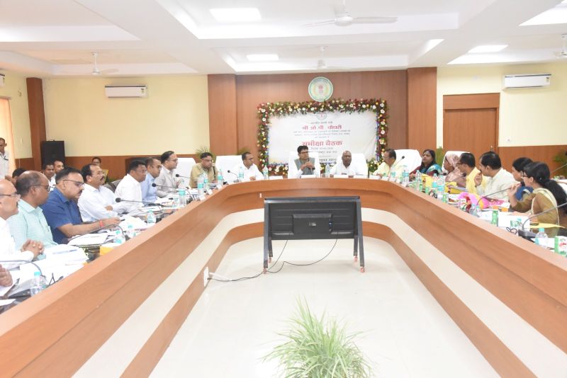 योजनाओं का लाभ अंतिम व्यक्ति तक पहुंचाना सर्वोच्च प्राथमिकता: प्रभारी मंत्री ओ.पी. चौधरी ने विभागीय कार्यों की समीक्षा कर अधिकारियों को दिए जवाबदेही और त्वरित क्रियान्वयन के निर्देश