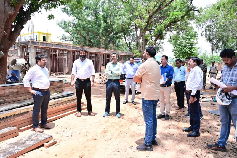 जशपुर में आकार ले रहा शिक्षा का सबसे बड़ा केंद्र: 11 करोड़ की लागत से बन रही 500 सीटर हाइटेक नालंदा लाइब्रेरी, विद्यार्थियों को मिलेंगी 24×7 आधुनिक सुविधाएं