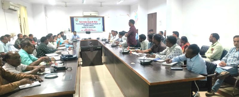 जशपुर में किसानों की आय बढ़ाने बनेगा नया मॉडल, एफपीओ होंगे और मजबूत; मूल्य संवर्धन, डिजिटल मार्केट और नवाचार आधारित व्यवसायों से जुड़ेगा किसान उत्पादक नेटवर्क
