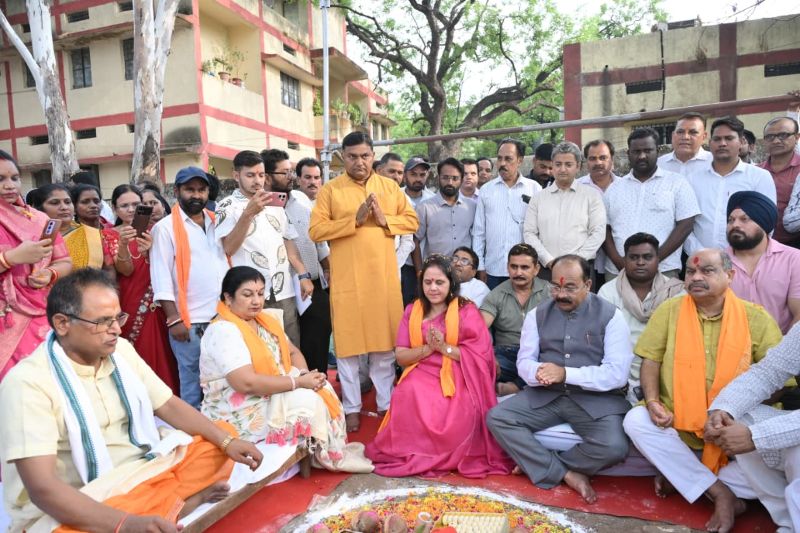 खम्हारडीह की जल समस्या के स्थायी समाधान की शुरुआत: अरुण साव ने रखी 20 करोड़ से अधिक की जलापूर्ति परियोजना की नींव, चार वार्डों में बिछेगी 27 किलोमीटर लंबी पाइपलाइन