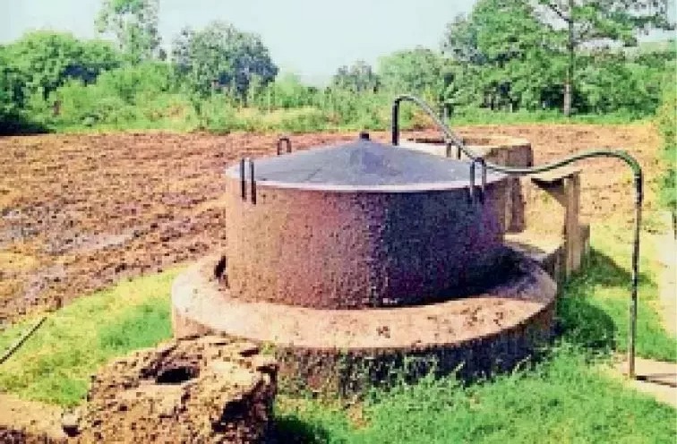 रायगढ़ में बंद पड़ा बायोगैस संयंत्र फिर हुआ चालू, गोबर गैस से जलेगा विकास का चूल्हा; स्वच्छ ऊर्जा, जैविक खेती और ग्रामीण आत्मनिर्भरता को मिलेगा नया बल
