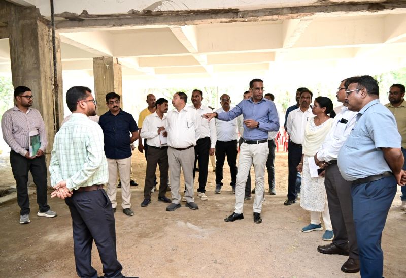 लोक निर्माण विभाग के सचिव ने निर्माणाधीन कंपोजिट बिल्डिंग के कार्यों का किया निरीक्षण : अच्छी गुणवत्ता पर दिया जोर, अगस्त तक काम पूरा करने के दिए निर्देश