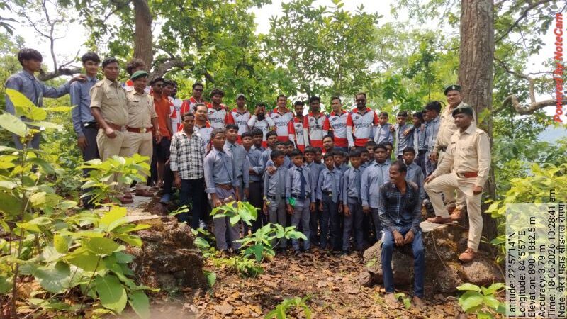 जशपुर में पर्यावरण संरक्षण का महाअभियान: भैरवपहाड़ से हनुमान टेकरी तक 2 लाख से ज्यादा सीडबॉल का रोपण, जंगल बढ़ाने के लिए उमड़ा जनसैलाब