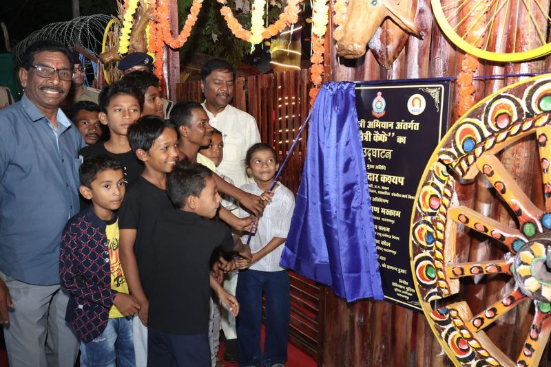 “विग्रह से विश्वास” की दिशा में नारायणपुर पुलिस की अभिनव पहल – ‘मैत्री कैफे’ का शुभारंभ