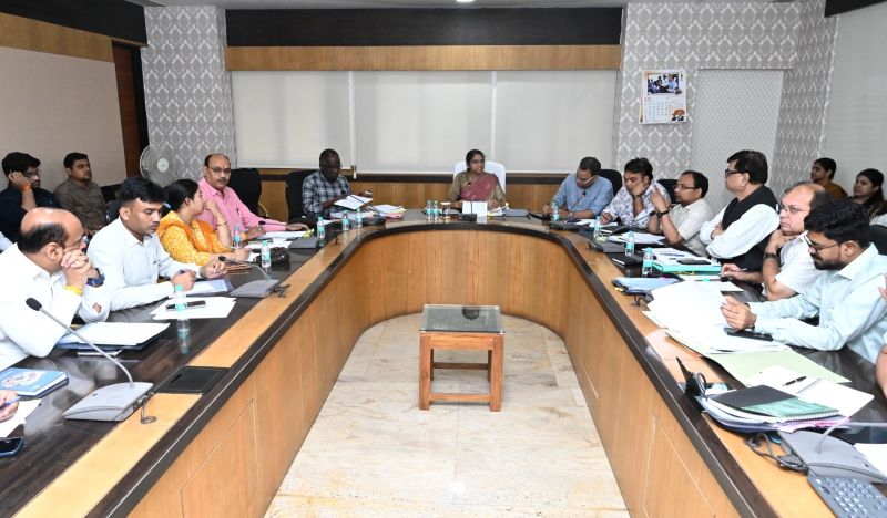 निकायों में सुस्ती बर्दाश्त नहीं! विकास योजनाओं की धीमी रफ्तार पर सचिव शंगीता आर. सख्त, 103 शहरों में शुरू हुई ताबड़तोड़ मॉनिटरिंग