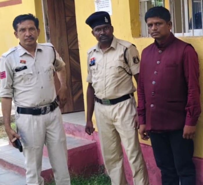 धार्मिक भावनाएं आहत करने के मामले में पुलिस की बड़ी कार्रवाई, सोशल मीडिया टिप्पणी पड़ी भारी ! विवेचना के बाद दो आरोपी पहुंचे सलाखों के पीछे, दंपत्ति गिरफ्तार.