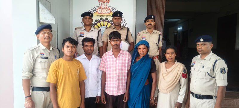 रामानुजनगर हत्याकांड का चौंकाने वाला सच: पारिवारिक रंजिश में पिता की बेरहमी से हत्या, शव ठिकाने लगाने की खौफनाक साजिश उजागर, 4 आरोपी गिरफ्तार