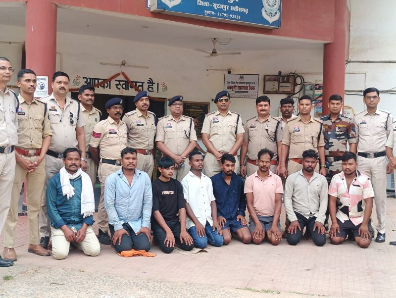 डायल 112 टीम पर हमला: आपात सेवा को रोकने की कोशिश में 8 आरोपी गिरफ्तार, सूरजपुर में कानून व्यवस्था पर सख्त कार्रवाई