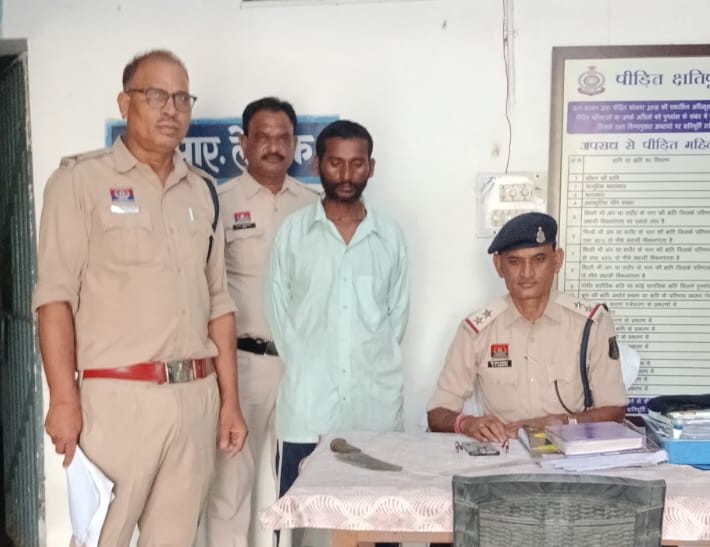 स्कूल परिसर में चापड़ लहराकर शिक्षकों को धमका रहा था आरोपी, पुलिस की त्वरित कार्रवाई में गिरफ्तार, भेजा गया जेल