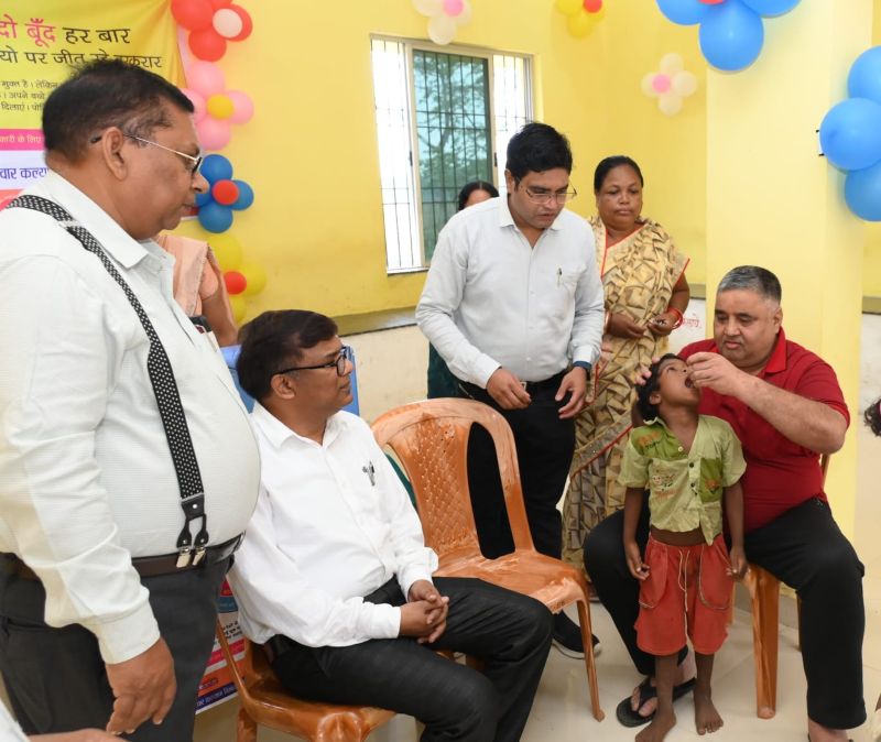 हर बच्चे तक पहुंचे पोलियो की सुरक्षा का कवच : पर्यटन एवं संस्कृति मंत्री राजेश अग्रवाल ने पिलाई जीवनरक्षक खुराक