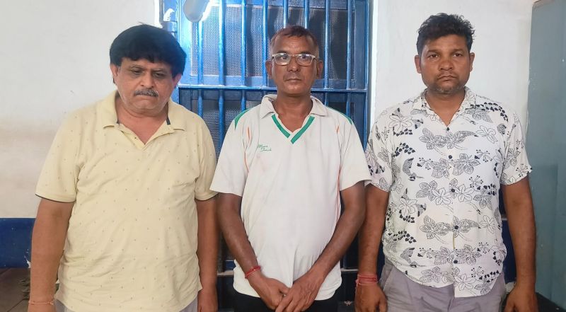 इंदिरा मार्केट के जलाराम लॉज पर पुलिस का छापा, देह व्यापार के आरोप में 3 गिरफ्तार