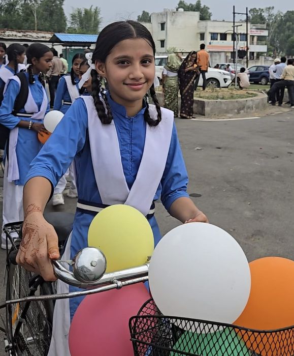अब पैदल नहीं, सपनों की साइकिल पर दौड़ेगी वैष्णवी! सरकार की इस योजना ने शिक्षा को दी नई उड़ान
