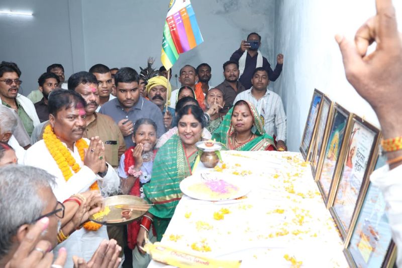 सामाजिक भवन के लोकार्पण से गूंजा आत्मविश्वास: मंत्री केदार कश्यप बोले— सशक्त आदिवासी समाज ही विकसित छत्तीसगढ़ की पहचान