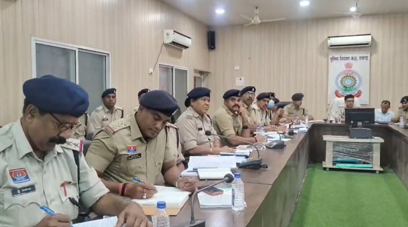 रायगढ़ क्राइम मीटिंग : हत्या, पॉक्सो, चोरी से लेकर बाढ़ प्रबंधन तक समीक्षा, थाना प्रभारियों का छह माह का रिपोर्ट कार्ड पेश, लंबित अपराधों के जल्द निराकरण और त्वरित न्याय के दिए निर्देश,