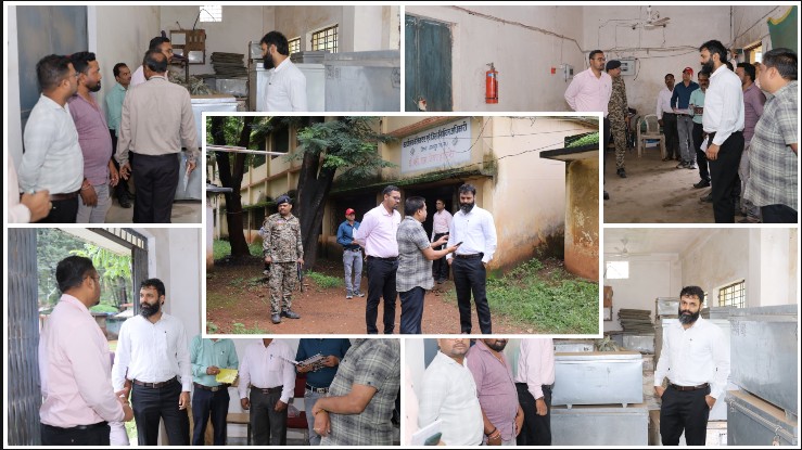 जशपुर में ईवीएम स्ट्रांग रूम का कलेक्टर रोहित व्यास ने किया निरीक्षण, सुरक्षा व्यवस्था मजबूत करने और अनुपयोगी सामान हटाने के दिए निर्देश