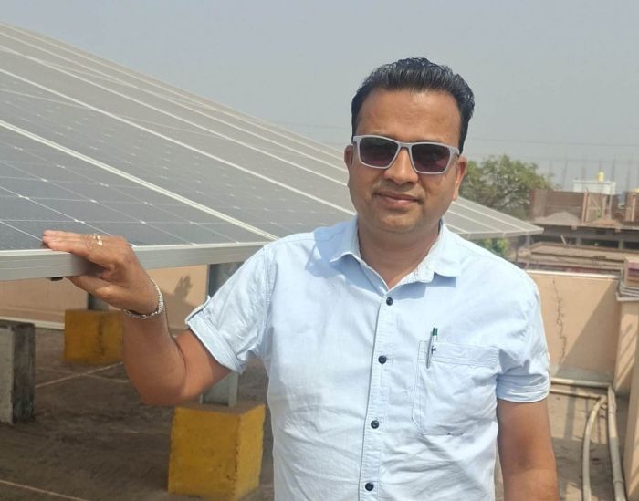 सोलर ने बदल दी साहू परिवार की किस्मत, बिजली बिल हुआ शून्य और कमाई का नया रास्ता खुला