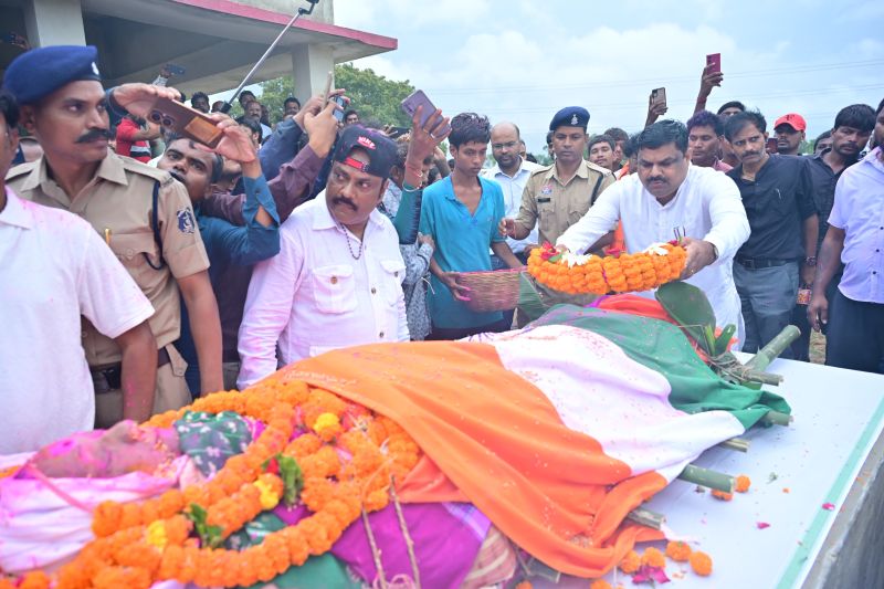 लोकसंस्कृति की महान साधिका डॉ. तीजन बाई को अनूठी श्रद्धांजलि: गनियारी के स्कूल को मिलेगा उनका नाम, शिक्षा मंत्री गजेन्द्र यादव ने किया ऐतिहासिक ऐलान